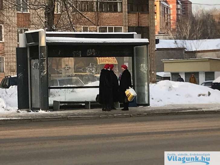 04 22 22 döbbenetes kép, amiből arra következtetünk, valamilyen nagyobb hatalom irányítja a világegyetemünket!