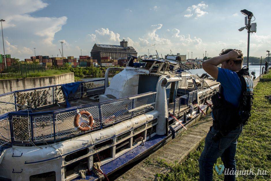 07 6 Újabb megrázó videót és képeket tett közzé a rendőrség a Hableányról - 26 órán át vizsgálták