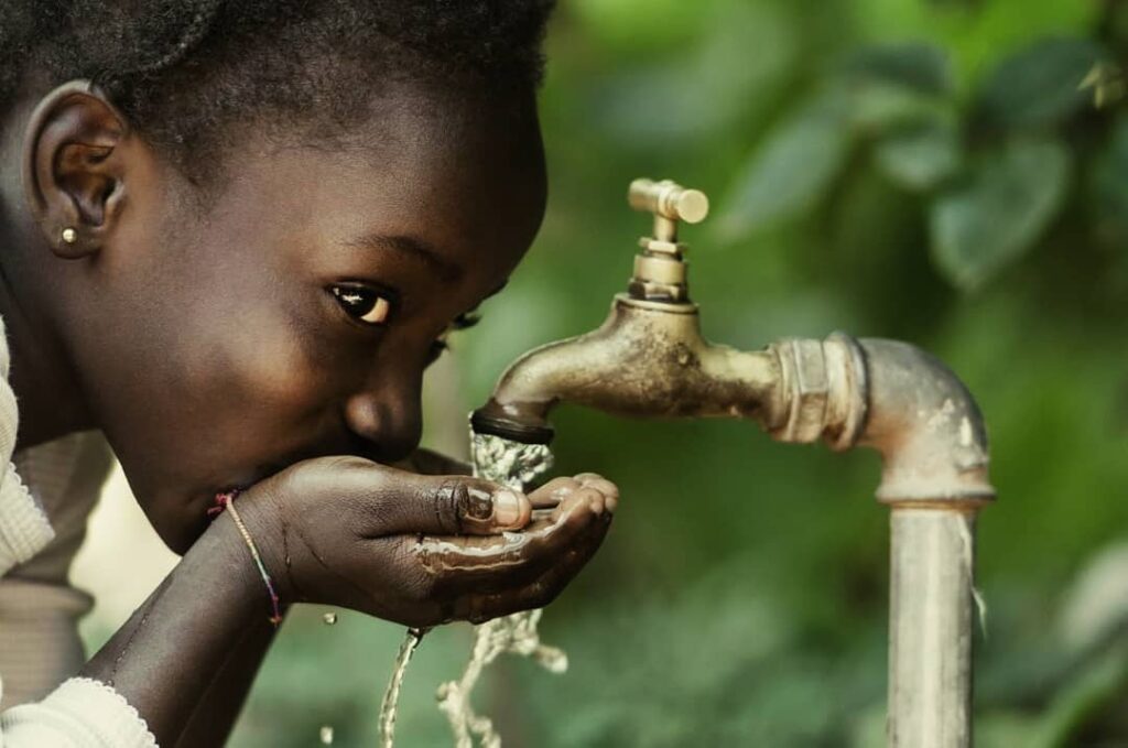 07 26 Az óceán vizét ivóvízzé alakítják át Kenyában. Lehet, hogy megvan a megoldás a globális vízhiányra.