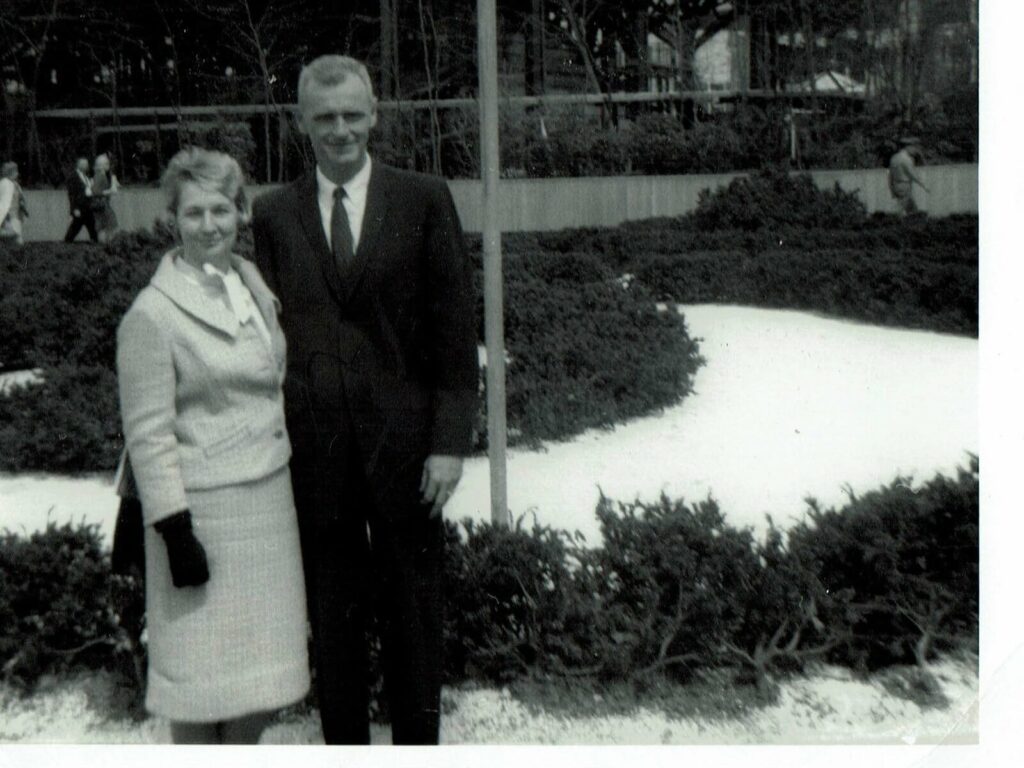 couple 1965 A pár, aki együtt szolgált a második világháborúban, 70 évvel házasságkötésük után ugyanazon a napon hunyt el