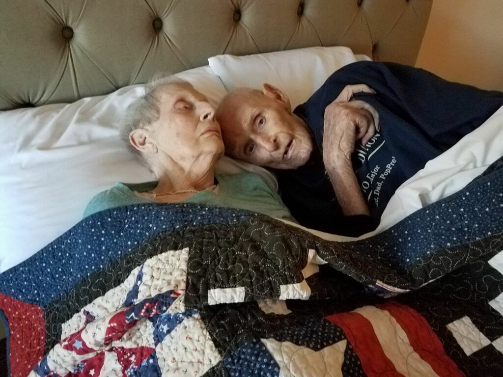 stavers 1 A pár, aki együtt szolgált a második világháborúban, 70 évvel házasságkötésük után ugyanazon a napon hunyt el