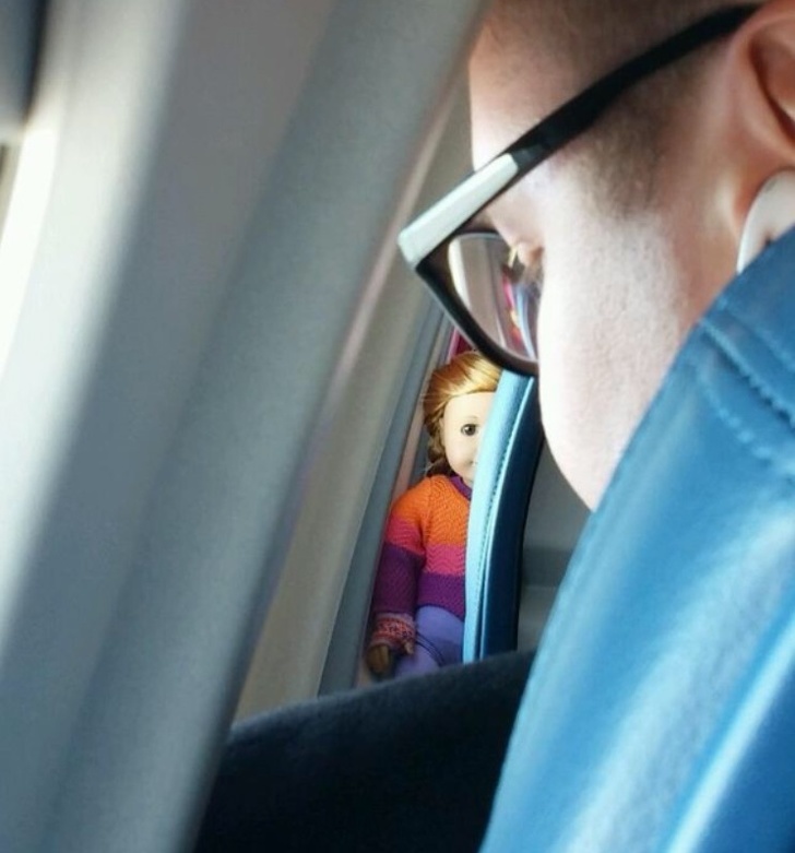 04 15 17 kép, ami bemutatja, milyen váratlan dolgok fordulhatnak elő egy repülőgépen.