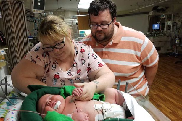 0 Jennifer Medlock Természetes úton hozta világra 9 kilós babáját egy brit nő