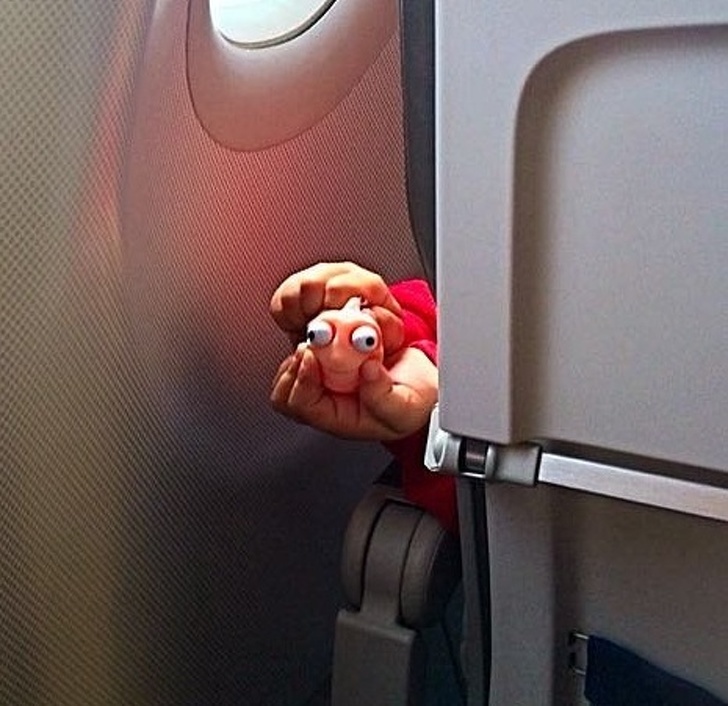 13 11 17 kép, ami bemutatja, milyen váratlan dolgok fordulhatnak elő egy repülőgépen.