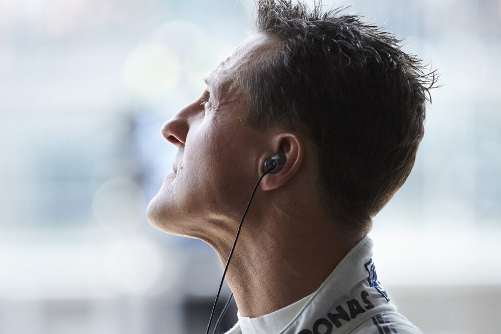 Michael Schumacher Friss hírek Michael Schumacher állapotáról - Egy kórházi dolgozó szerint magánál van a hétszeres világbajnok