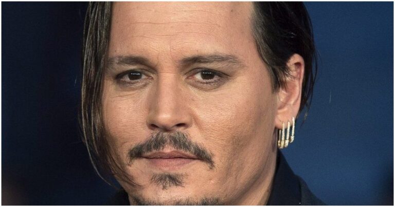 „Karácsonyra már nem lesz életben” – Johnny Depp barátai szerint a színészen már semmi nem segíthet