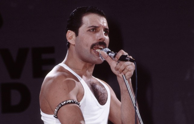 GettyImages 98631338 e1573232786962 Hátborzongató fotó Freddie Mercury-ról - Így nézett ki a Queen frontembere közvetlenül halála előtt