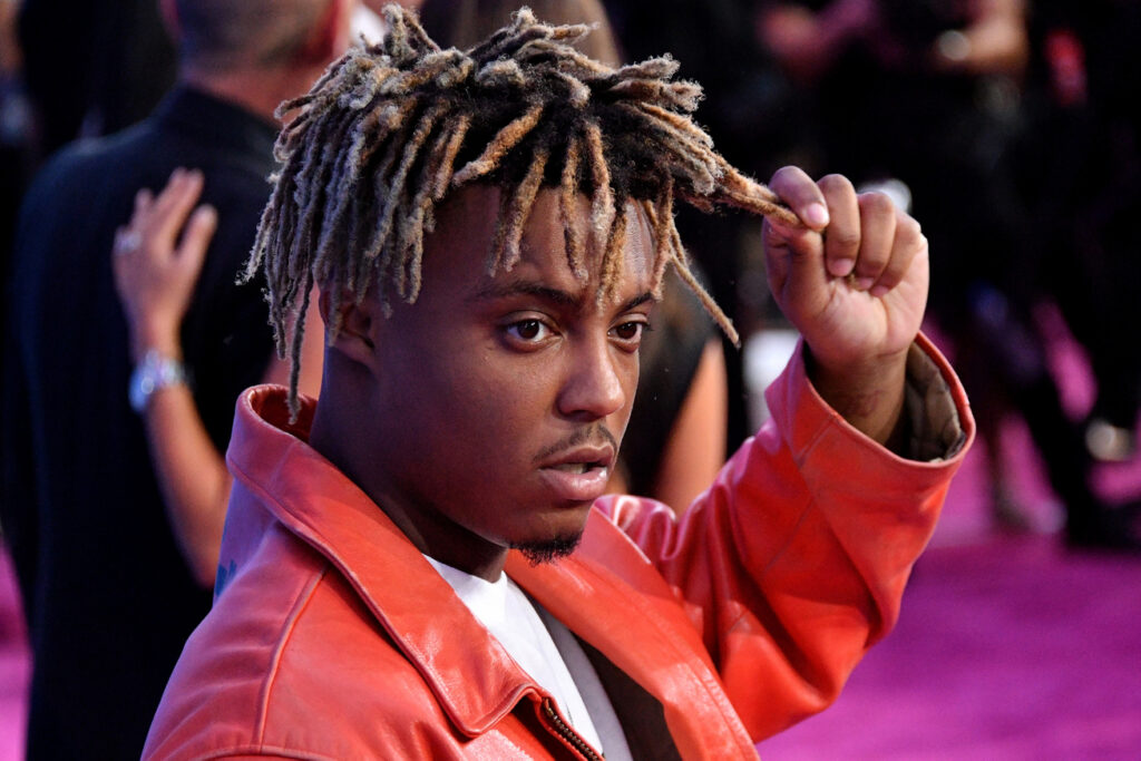 30684341 2355873 545a4e6dfe29364a096b20715b31b2f1 wm Elhunyt Juice WRLD - A 21 éves rapper a reptéren esett össze