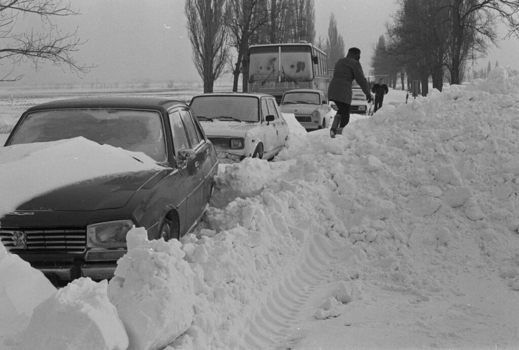 p20200112427e0521 33 éve hatalmas mennyiségű hó lepte el az országot - Az 1987-es telet azóta is megemlegetik