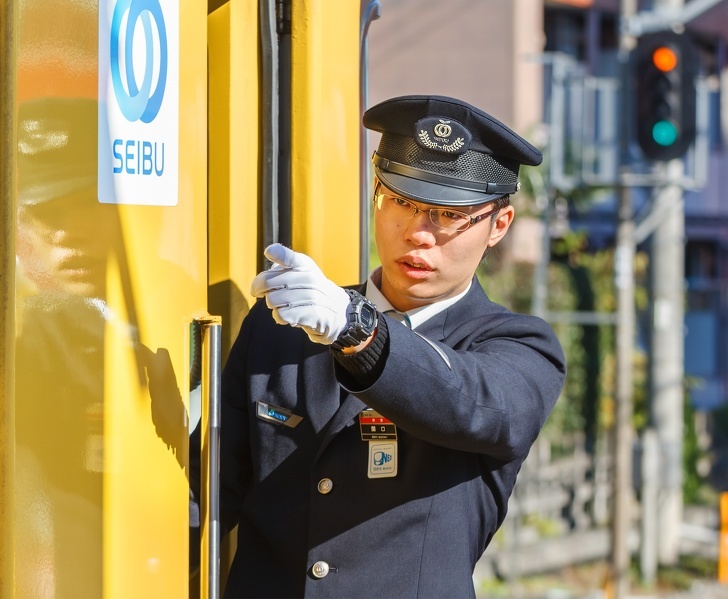 02 44 Miért mutogatnak dolgokra a japán mozdonyvezetők? - Íme a válasz