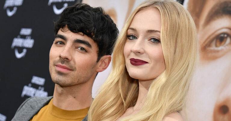 A Trónok Harca sztárja, Sophie Turner és férje Joe Jonas kisbabát várnak