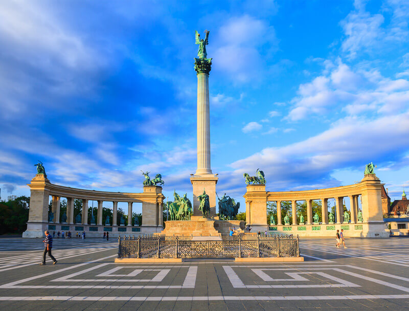 heroes square budapest Videó készült Budapestről - Ez a valaha látott legszomorúbb felvétel a magyar fővárosról