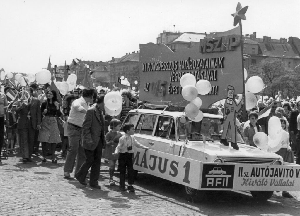 5 Így néztek ki évtizedekkel ezelőtt a május elsejék. - Íme néhány nosztalgikus kép