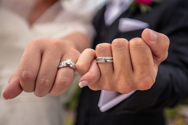 bride and groom wedding rings 19 érdekes tény azoknak, akik azt hiszik, már semmi nem lepheti meg őket