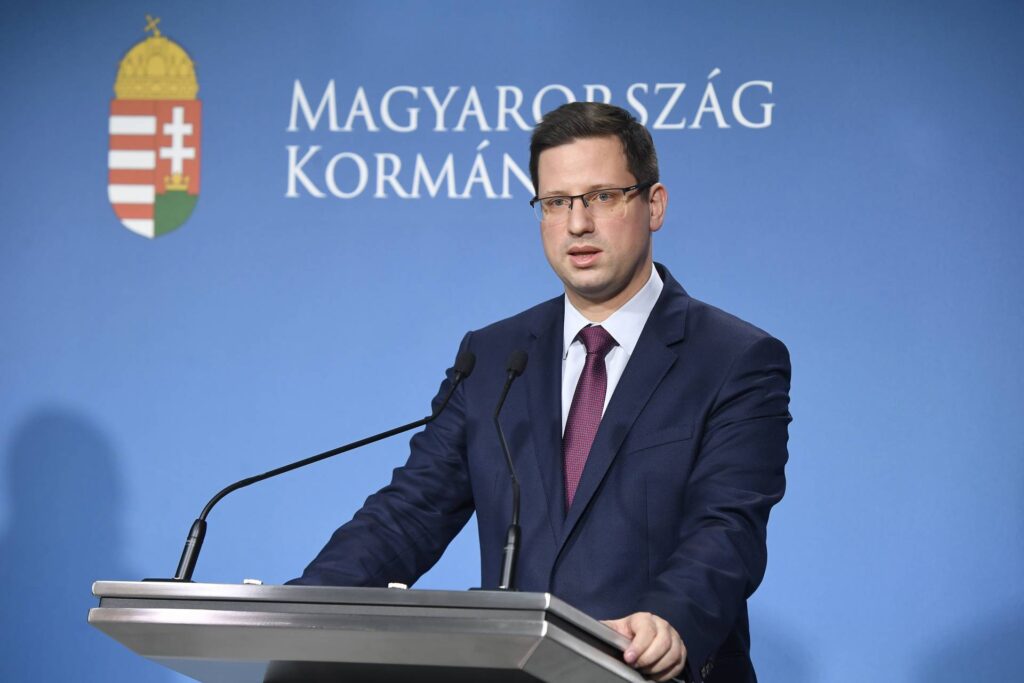 gulyas Gulyás Gergely: "Augusztus 15-ig nem lehet megtartani az 500 főnél nagyobb rendezvényeket"