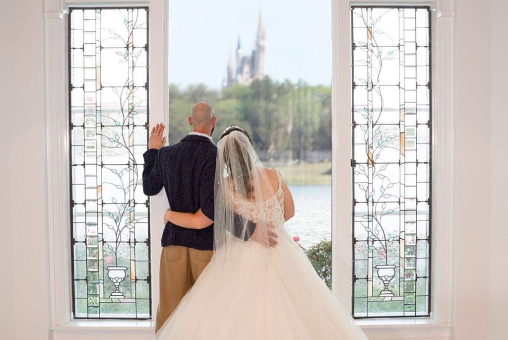 10 26 Így házasodnak meg az igazi Disney fanatikusok - Íme a képek
