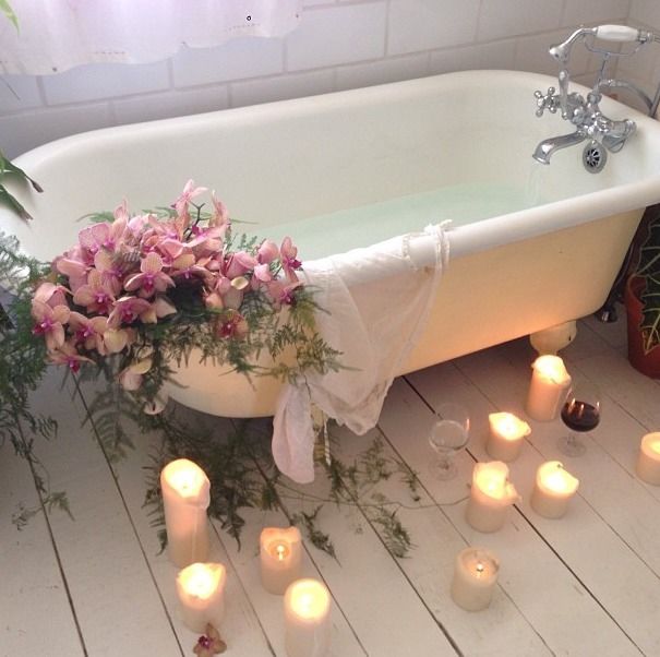 141849 Romantic Bath Tub 10 egyszerű dolog, amivel minden nőt boldoggá tehetünk