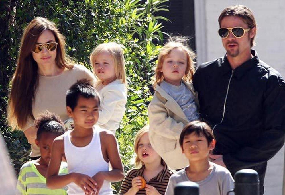 201611081508150.brad pitt angelina jolie Brad Pitt erre a fiatal modellre cserélte 6 közös gyermekük anyját