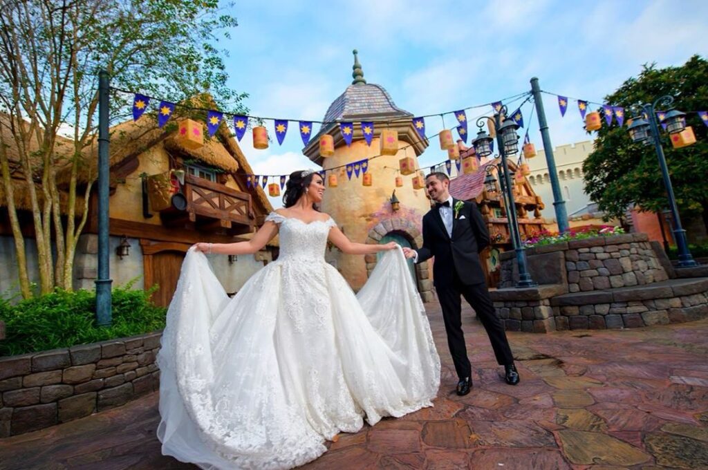 8 26 Így házasodnak meg az igazi Disney fanatikusok - Íme a képek