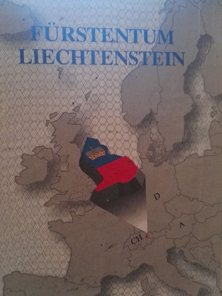 Liechtenstein 16 stílusos útlevél, ami úgy fest, mint egy igazi remekmű