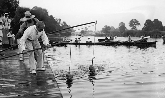 153cea2c feb7 469e b1cf 4389b8f3ff76 15 régi családi fotó, ami napjainkban hatalmas felháborodást keltene