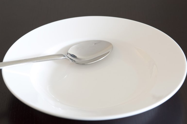 bowl and spoon Íme 21 etikett szabály, amint nemcsak a férfiaknak, de a nőknek is ismerni kell