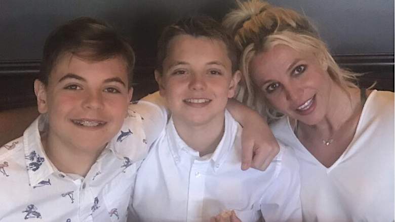 britney spears and her sons e1567547981751 20 híresség, aki bizonyította , hogy fiatal szülőként, is beteljesíthetők a karrierálmok