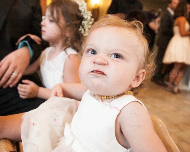 stock photo baby wedding children angry angryface weddings 3bd5ab03 4d5c 4d3e a387 012928a8007c Egy blogger őszinte vallomása arról miért nem jó ötlet gyerekekkel együtt menni esküvőre