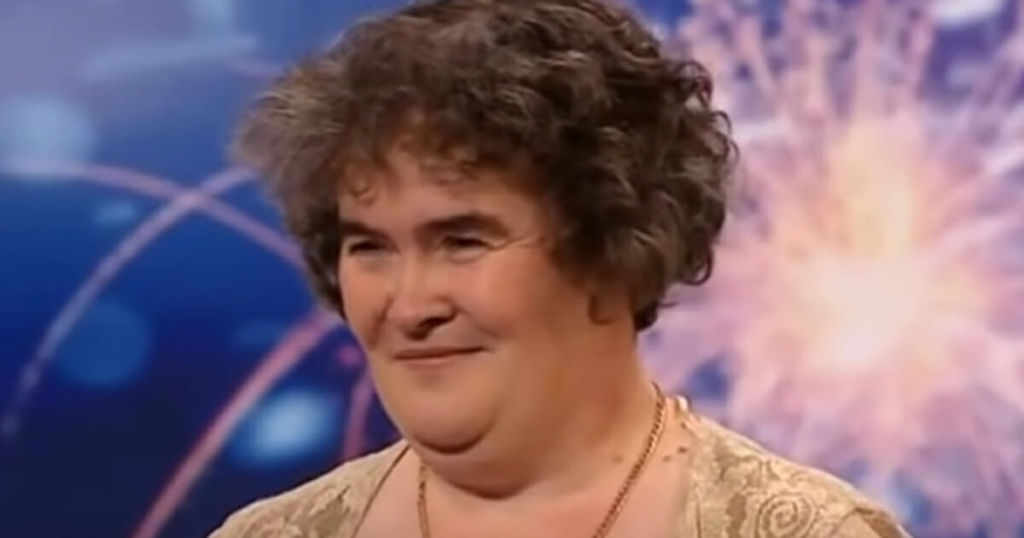 kep 2021 07 26 140552 Emlékeztek még Susan Boyle-ra a meseszép hangú anyókára? Le fog esni az állad, a mostani kinézetétől