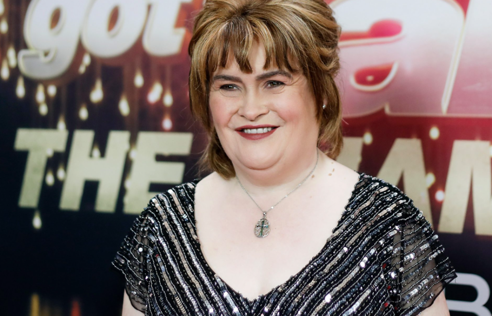 kep 2021 07 26 142042 Emlékeztek még Susan Boyle-ra a meseszép hangú anyókára? Le fog esni az állad, a mostani kinézetétől