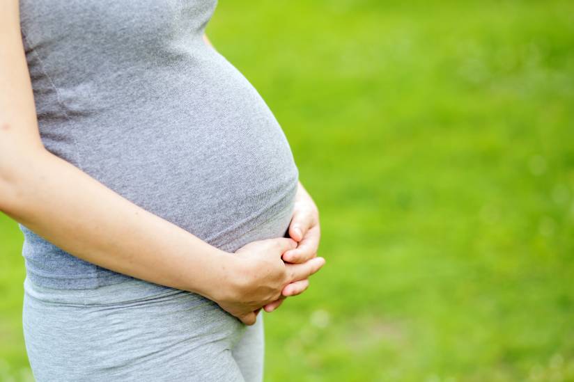 pregnant woman belly Magára hagyta újszülött kisfiát - Egy sokkoló levélben mondta el miért tette