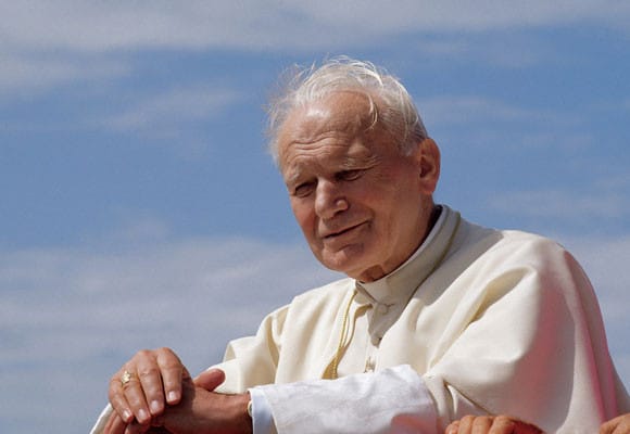img1 Hihetetlen jelek II. János Pál pápa temetéséről. A sajtó akkor még nem említhette a történteket