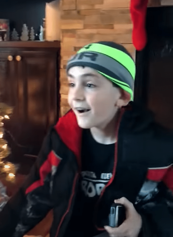 kep 2021 12 30 150847 VIDEÓ! A 10 éves kisgyerek döbbenetes ajándékot kért karácsonyra. Mindenki sokkot kapott a fa alatt...