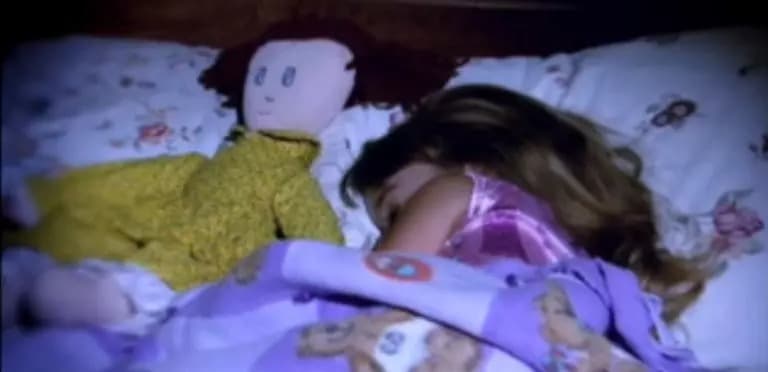 Screenshot 3 10 A szülők hazavitték a beteg kislányt, hogy utolsó óráiban a családjával lehessen. Éjszaka azonban Isteni csoda történt.