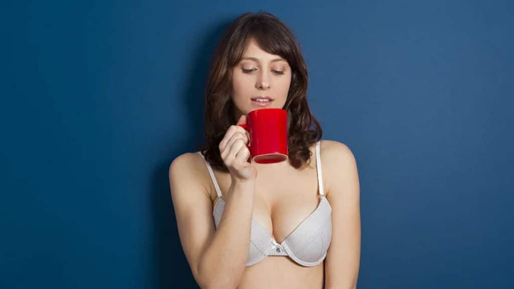 cvge A rendszeres kávézás elképesztő hatással van a női mellekre. Íme a legfrissebb kutatás