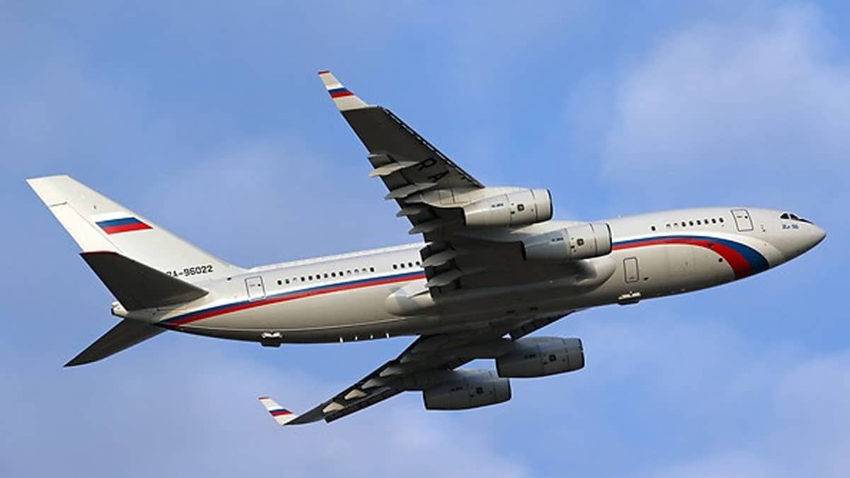 il96putyin Felszállt Moszkvából Putyin gépe! Hova menekül az orosz elnök?!
