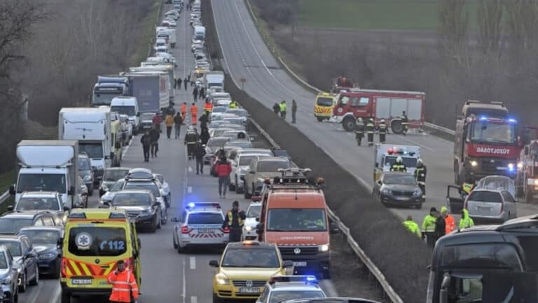 Hatalmas baleset a pályán! 15 kilométeres torlódás!