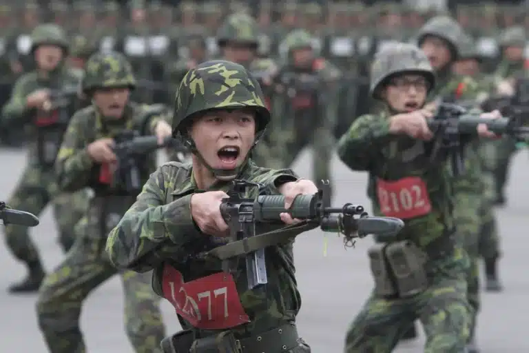 Kína háborúra készül Tajvan ellen? Feszültségek az egekben!