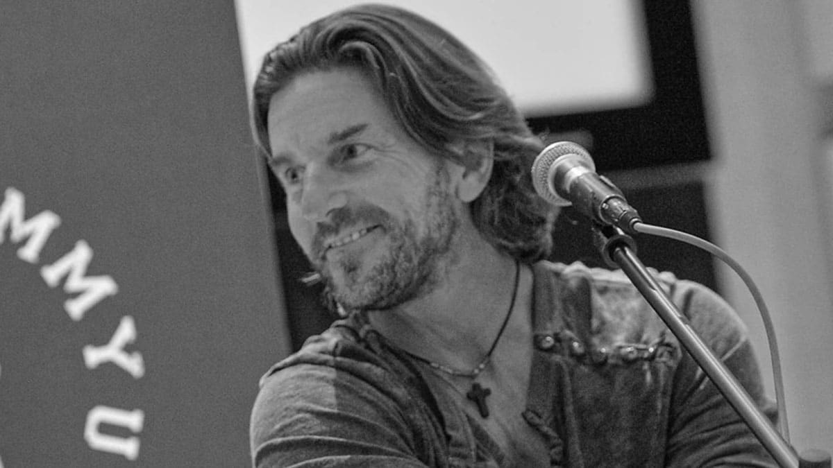 Elhunyt Brett James a híres zeneszerző