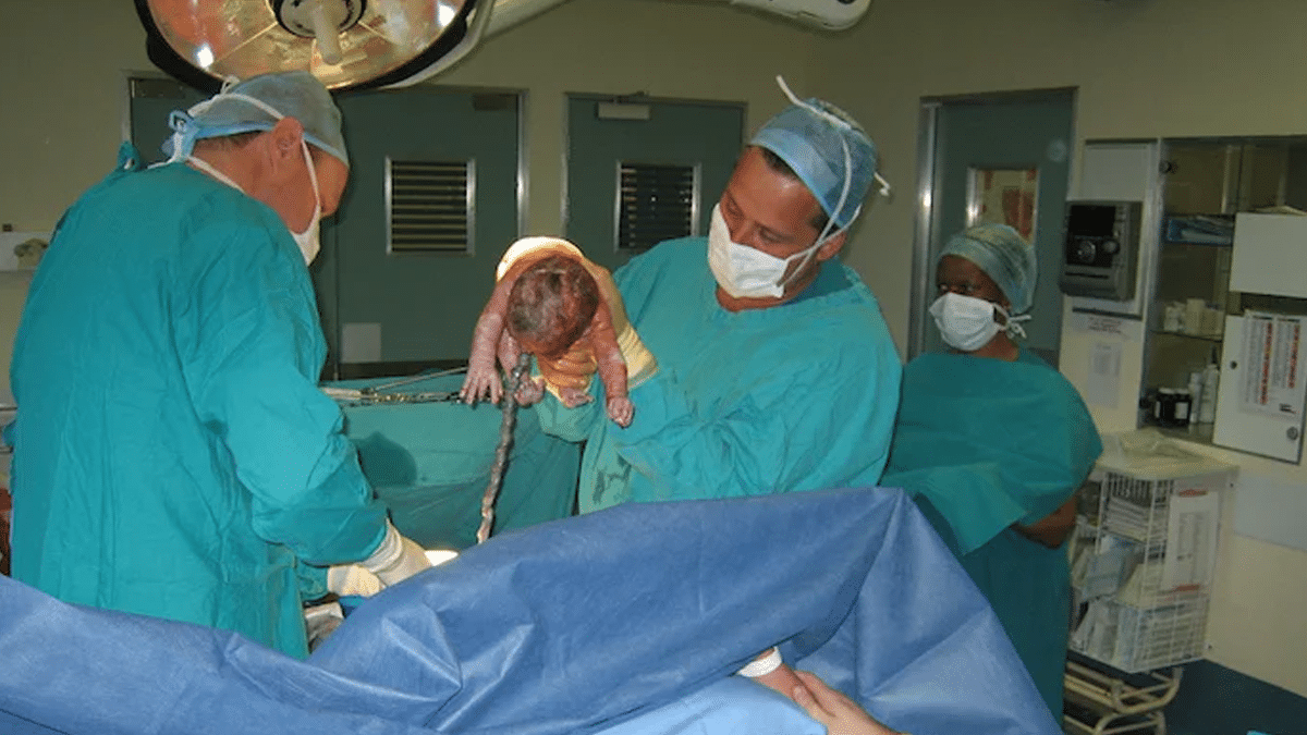 Belehalt a rutinműtétbe egy kismama és a babája. Súlyos hiba történt: