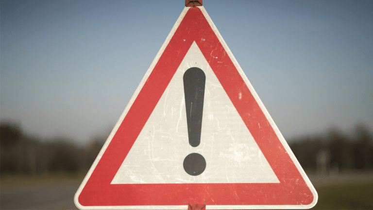 Bemutatták az új KRESZ-t: óriási változások jönnek az utakon – erre készülj!