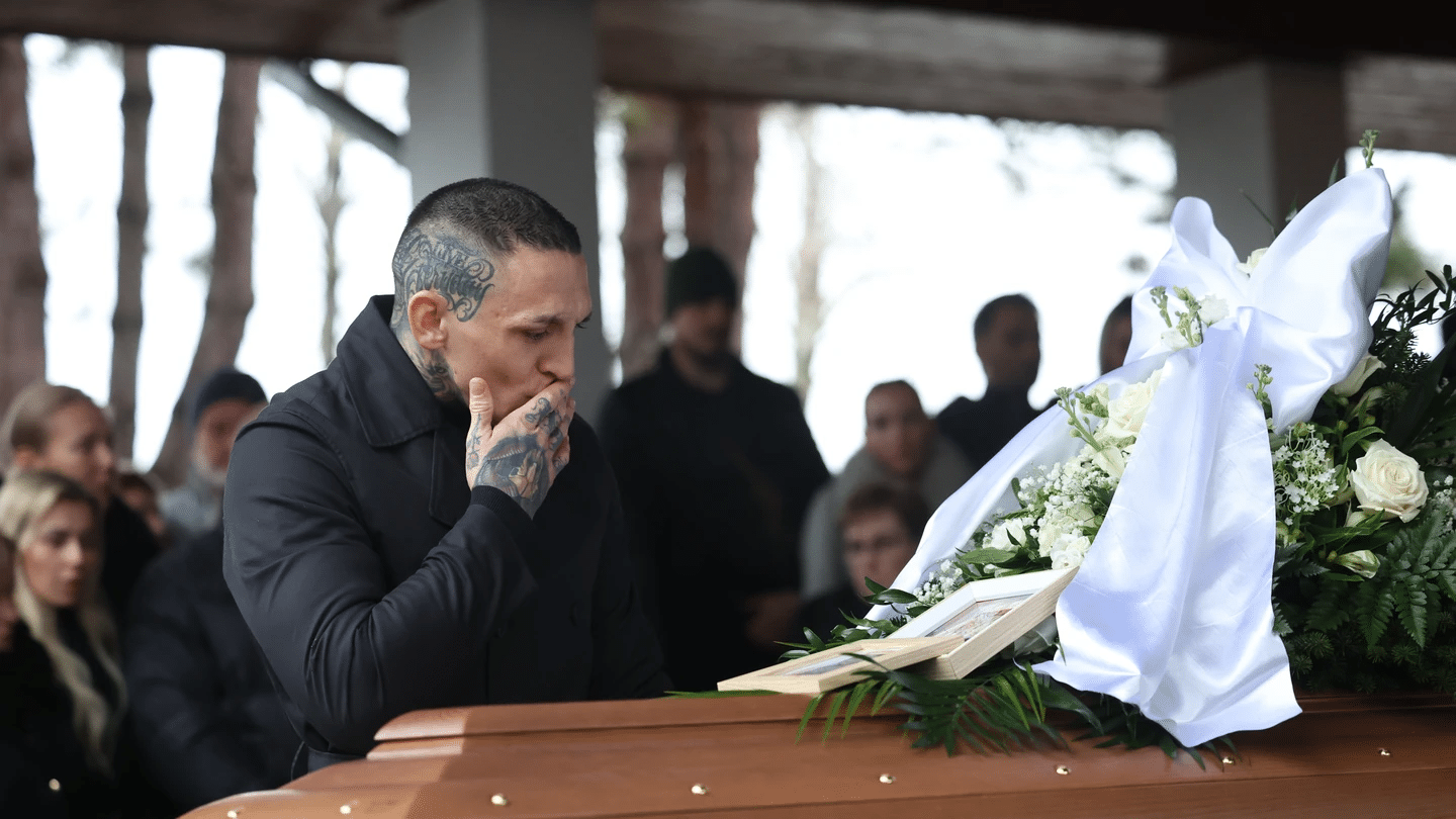 SZÍVSZORÍTÓ BÚCSÚ: Drámai pillanatok és megható jelenetek Jákli Mónika temetésén